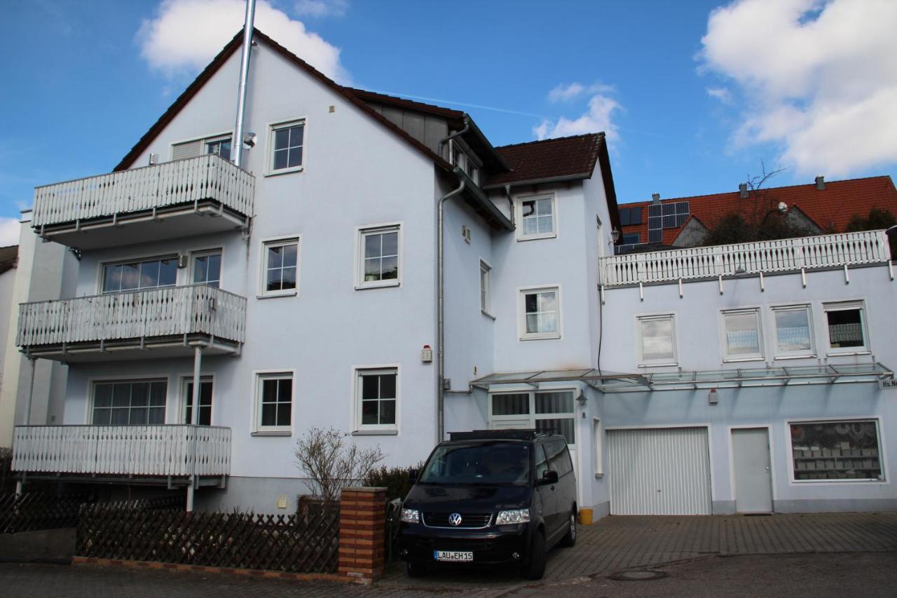 Ferienwohnung Mit 4 Schlafzimmer Fuer 2 Bis 9 Gaeste----Apartment With 4 Bedrooms For 2 To 9 Guests Nuremberga Exterior foto